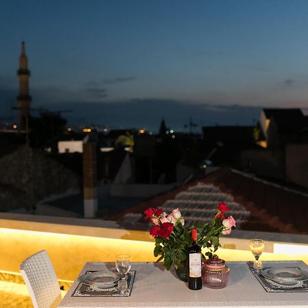 Jacuzzi Suite In The Heart Of Oldtown Resmo Dış mekan fotoğraf