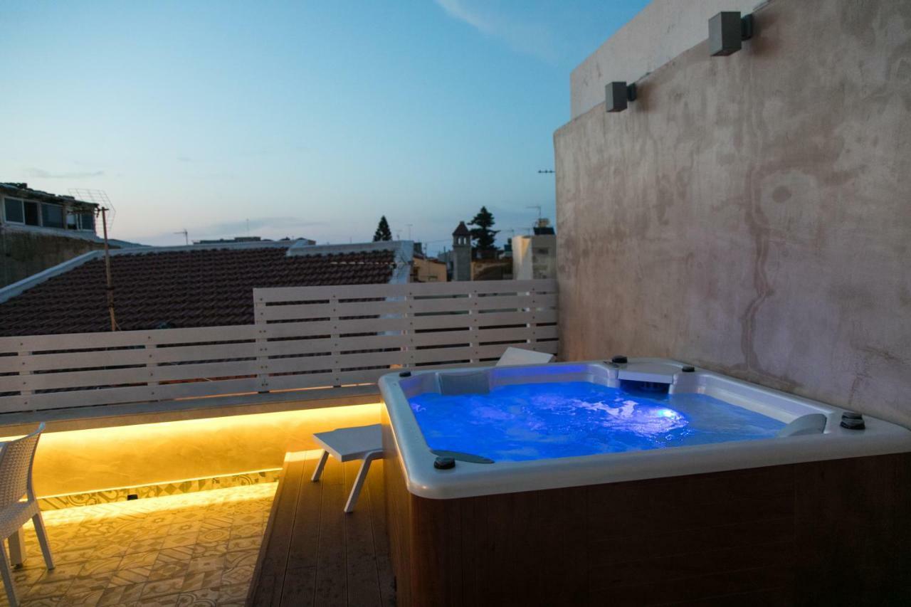 Jacuzzi Suite In The Heart Of Oldtown Resmo Dış mekan fotoğraf
